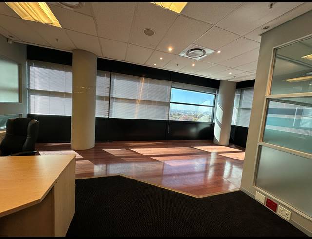 248M² OFFICE TO LET IN SANDTON CENTRAL